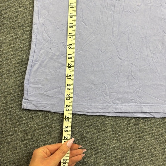 NIKE Women’s Lavender The Nike Tee Short Sleeve Short Logo Swoosh size Medium - Picture 6 of 7